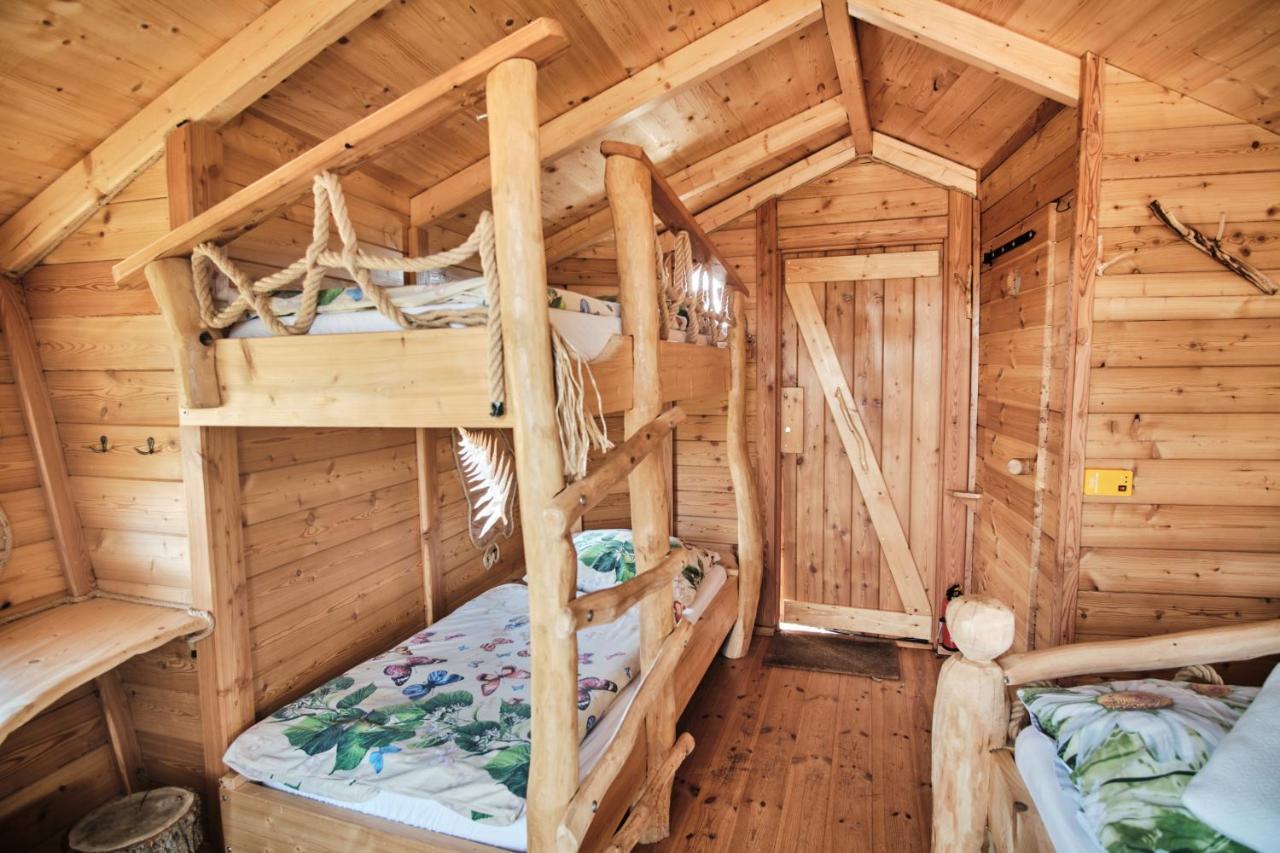 Вілла Treehouse Kremilek Jesenice  Екстер'єр фото